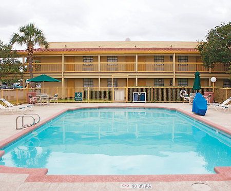 Отель La Quinta San Antonio Vance Jackson #710 Удобства фото